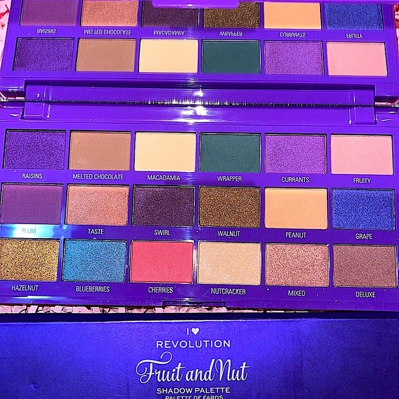 🌺BOGO50%🌺🆕💜I LOVE REVOLUTION: Fruit And Nut Chocolate Eyeshadow Palette - Picture 5 of 7